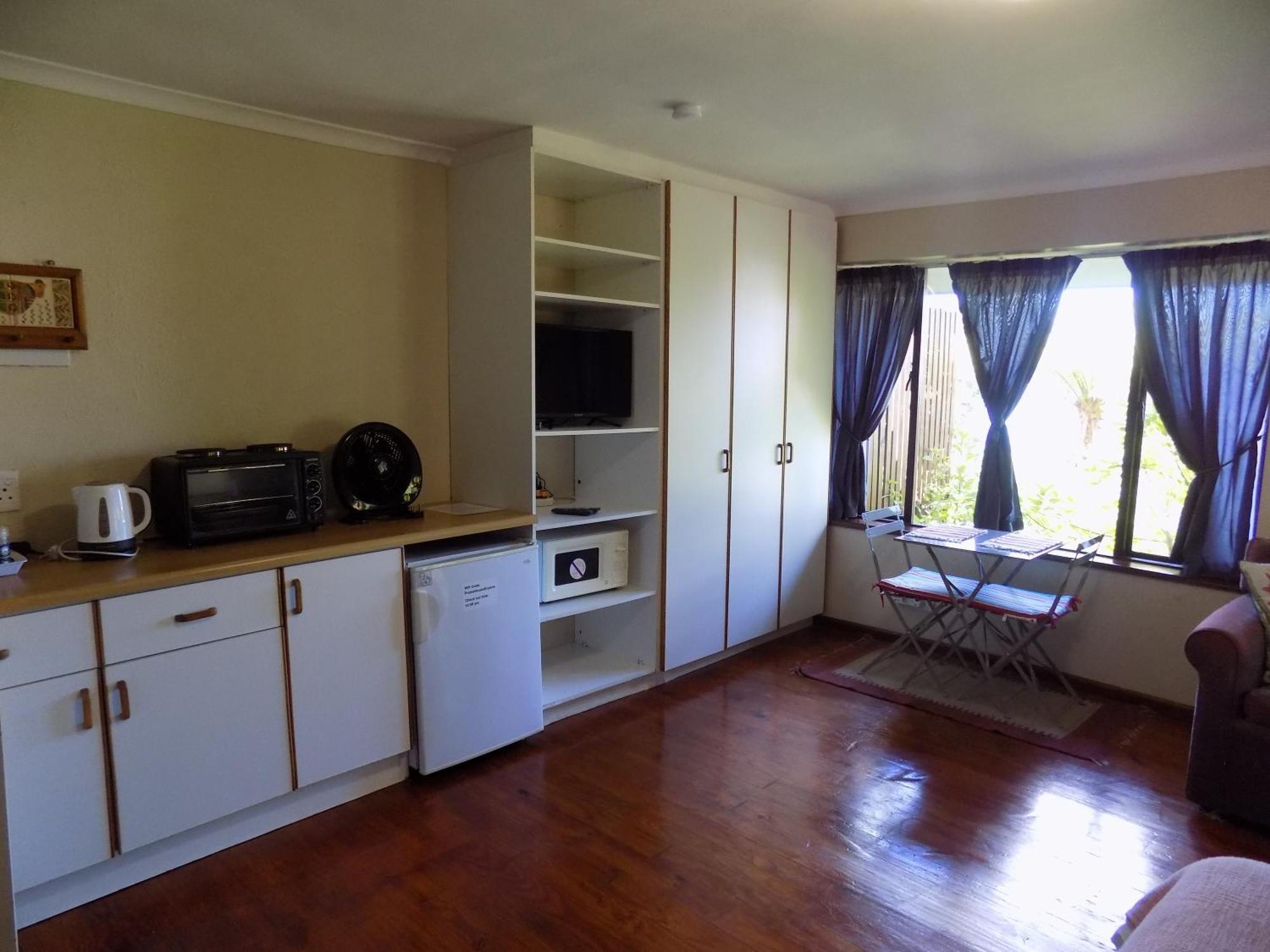 Protea Guest House Найсне Экстерьер фото